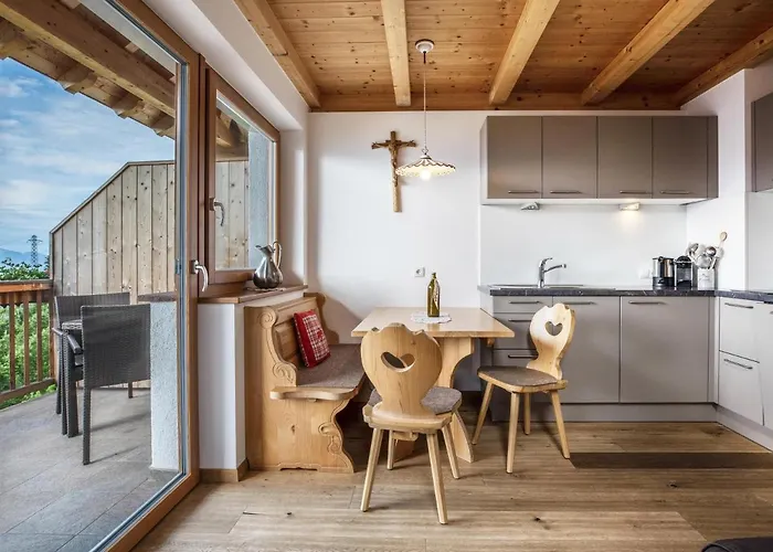 Wernerhof Rosengarten サン・ジェネージオ・アテジーノ