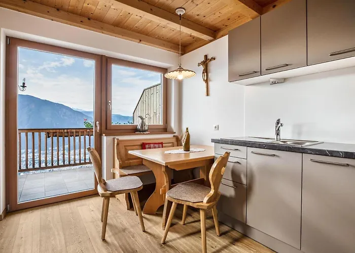 Wernerhof Rosengarten サン・ジェネージオ・アテジーノ