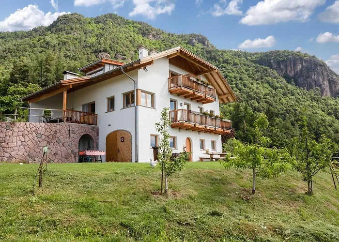 Wernerhof Rosengarten サン・ジェネージオ・アテジーノ