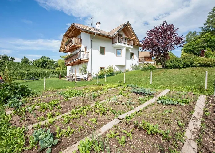 Wernerhof Rosengarten サン・ジェネージオ・アテジーノ